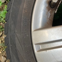 中古スタッドレスタイヤ
の画像