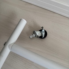 ハンガーラック パイプハンガー コート掛け 衣類ラック 衣類収納 キャスター付き 頑丈 組み立て簡単 幅約100cm ホワイトの画像