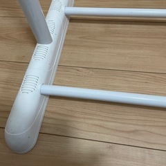 取引中、高さ調節可能　ハンガーラックの画像