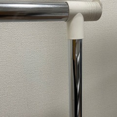 取引中、高さ調節可能　ハンガーラックの画像