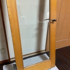 木製ドアの画像