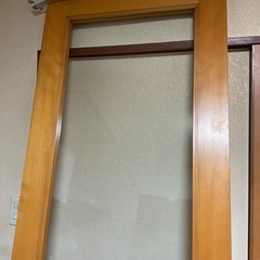 木製ドアの画像