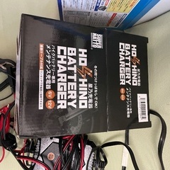 車用x1,バイク用x2,バッテリー充電器の画像