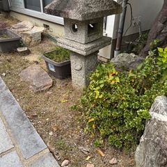 灯篭、庭石無料ご自身で搬送の画像