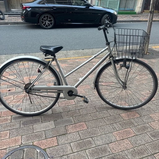 大人用自転車　27インチ、鍵付き、ライト付き、ギア無し　シルバー