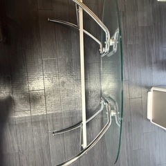 ガラステーブルの画像