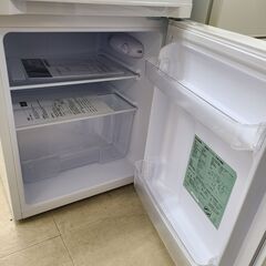 J1875【リユースのサカイ柏店】ELSONIC　エルソニック　2ドア直冷タイプ冷蔵庫　EJ-R832W　右開きタイプ　2023年製 クリーニング済みの画像