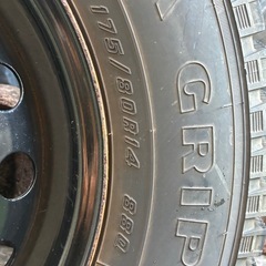 【12月限定SALE】スタッドレスタイヤ175/80R14の画像