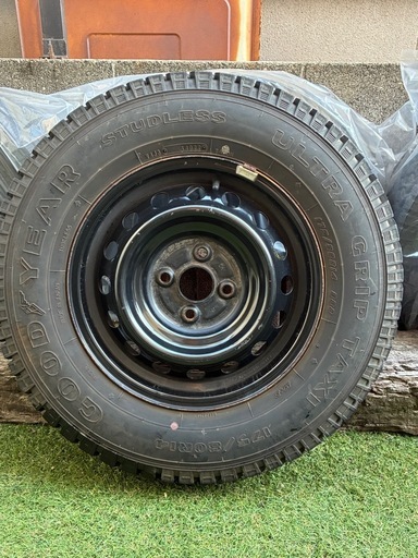 【12月限定SALE】スタッドレスタイヤ175/80R14