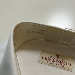 TRUSSARDI トラサルディ長袖ワイシャツ 長袖メンズシャツ 長袖シャツ ドレスシャツ ビジネスシャツ トップス 紳士服 レギュラーカラー ホワイト白色  無地　ロゴ 綿　80％ 麻　20％ 襟回り42-ゆき78 メンズ（men’s）男性用、紳士の画像