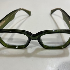 伊達メガネの画像