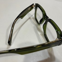 伊達メガネの画像