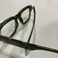 伊達メガネの画像