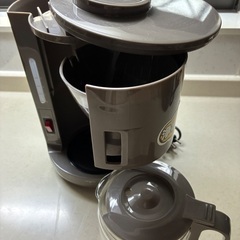 ペーパーフィルターコーヒーメーカーの画像