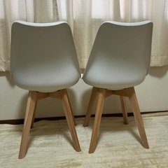 2脚セット　ダイニングチェア　白　イームズチェア　の画像