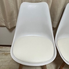2脚セット　ダイニングチェア　白　イームズチェア　の画像