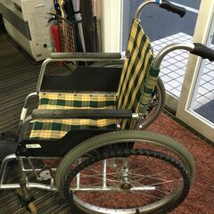 ♪MATSUNAGA 松永製作所 車いす 車椅子 折り畳み式 チェック柄 ブレーキ動作確認済 介護 介助 中古 (NF251203) Zi-2347の画像