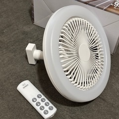 暖房循環で◾️流行のファン付LEDライト 引っ掛けシーリング中古の画像