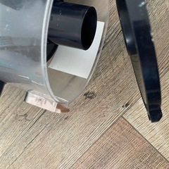 【蓋破損あり】コードレス掃除機 タッチパネル LED付き　HONITUREの画像