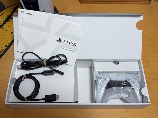 PS5 PlayStation 5 本体（コントローラー2台付き)