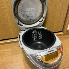 TOSHIBAの炊飯器の画像