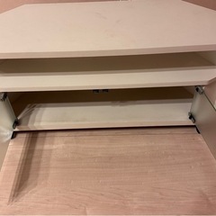 【テレビボード / ローボード】  白・ガラス扉・キャスター付き・コーナー設置可能タイプの画像