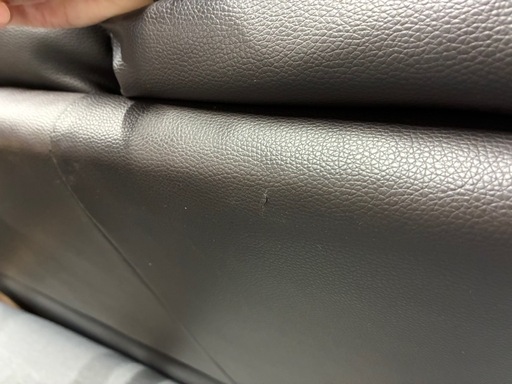 ダークブラウンのレザー調3人がけソファー（商品番号14800）