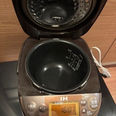 炊飯器の画像
