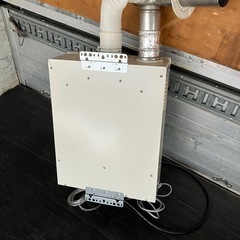 【バナナ】通電品 ノーリツ 石油小型給湯器 ボイラー OQB-G4702WFF 2018年製 の画像