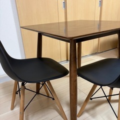 ダイニングテーブル+チェア2つの画像