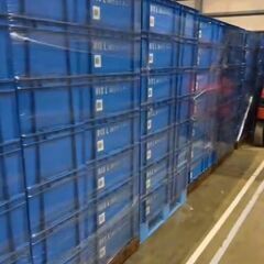 物流収納箱　大量在庫の画像