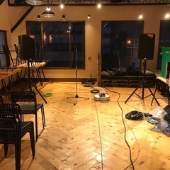 12/31・1/1・1/2のどれか限定で音響関係又はバーな…