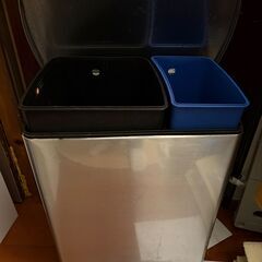 simplehumanの高級ゴミ箱の画像