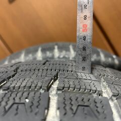 TOYO スタッドレスタイヤ195/60R15　タイヤのみ4本の画像