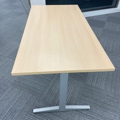 オフィスミーティングテーブルの画像