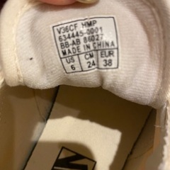 VANS  ホワイトスニーカー24.0センチの画像