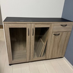 食器棚の画像