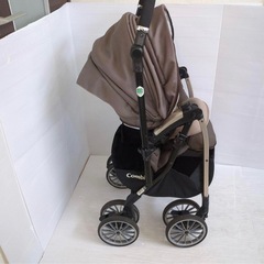 combi アンブレッタ 4キャス エッグクッション UH セピアブラウン
の画像