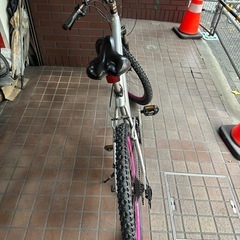 ★稀少品★26インチ　BMW　軽量アルミフレーム　3×9speed　サスペンション付き　シルバーの画像