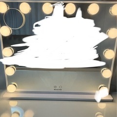 ドレッサーテーブル　鏡付き　椅子付きの画像