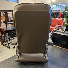 イ2512-023 座椅子 リクライニング ハイバック 回転式 ブラウン レザー風 キズ汚れ有りの画像