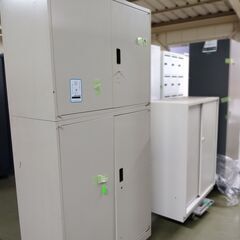 書類棚（未使用・中古）どれでも1個10,000円～5000円！メーカー訳あり未使用品・中古品各種。状態良好　綺麗です。見に来てください！オフィス家具多数ありの画像