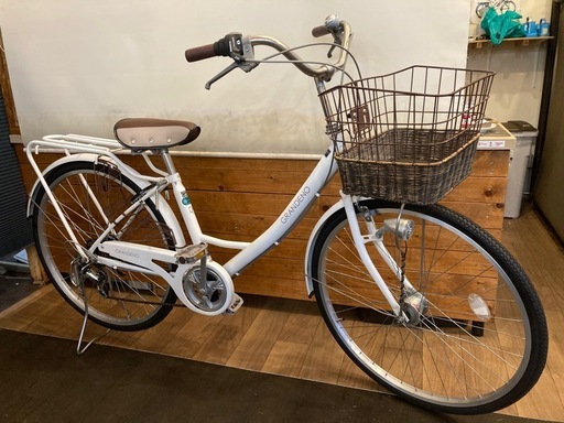 【前後タイヤ・チューブ新品！】 LEDオートライト　6段変速　26インチ自転車　ホワイト