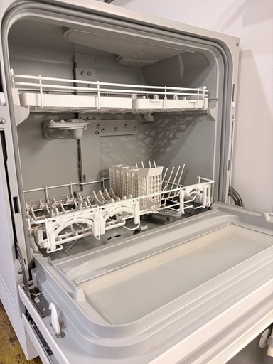 Panasonic 食器洗い乾燥機 NP-TH4-W [5人用] 2020年