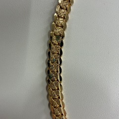 ゴールドネックレスの画像