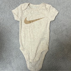 【NIKEのベビーロンパース】の画像