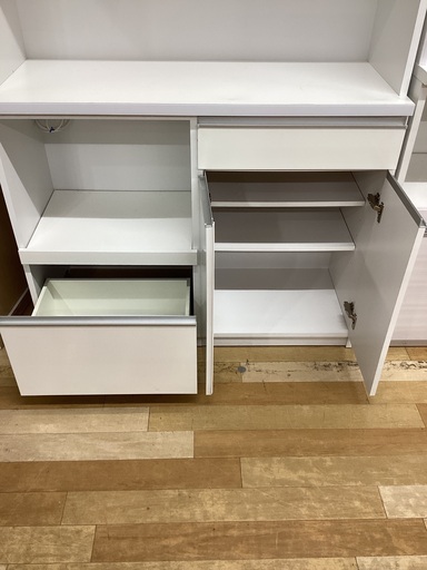 【お値下げしました！】3枚扉レンジボード新入荷しました！