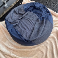 早い者勝ち無人受け渡し　無料　無印？　デニムクッションの画像