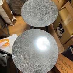 天然石のテーブルの画像