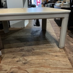 寒い時期に☃️木製天板ユアサプライム2016年製YKC-750T(IV)コード収納付き❣️幅75.5cm奥行き75.5cm高さ39cm剥がれあり💦クリーム色こたつの画像